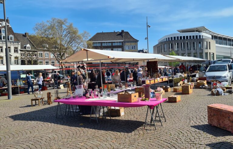 Wat! for Dinner i.s.m. We Are Today & Resto vanHarte — markt-eten in Venlo